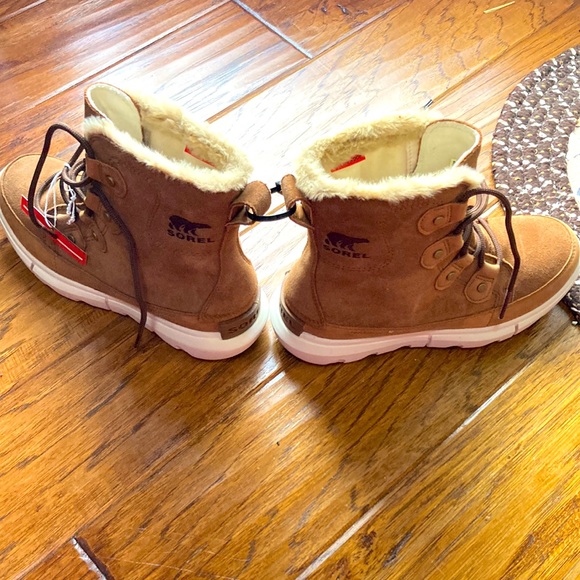 Sorel boots - Picture 2 of 7
